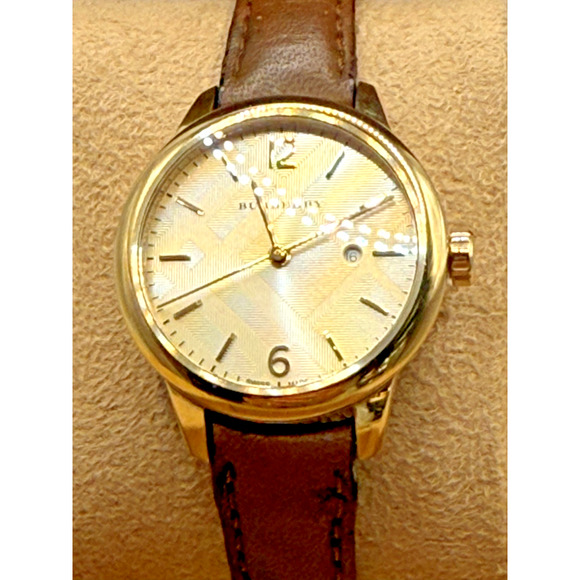 Burberry BU10101 The Classic Tan Gold Tone Steel 32 mm Women\'s Watch W/Box